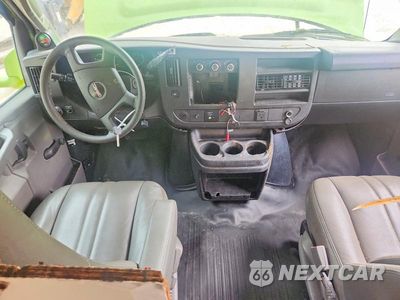Zdjęcie 8 z 13 samochodu: 2019 GMC SAVANA CUTAWAY G3500 BOX TRUCK VIN:1GDY7RFG6K1222011 - miniatura