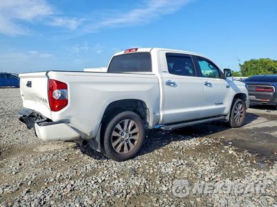 Trzecie zdjęcie samochodu z tyłu: 2017 TOYOTA TUNDRA CREWMAX LIMITED VIN:5TFHW5F18HX634478 - miniatura