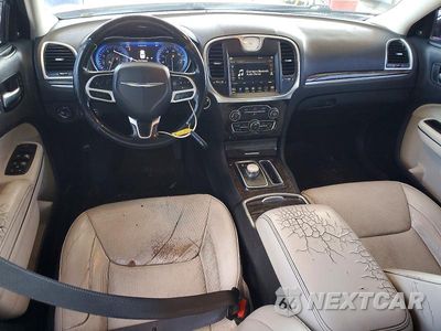 Zdjęcie 8 z 12 samochodu: 2018 CHRYSLER 300 LIMITED VIN:2C3CCAEGXJH136749 - miniatura