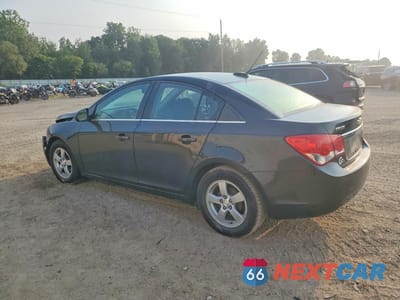 Drugie zdjęcie samochodu z przodu: 2015 CHEVROLET CRUZE LT VIN:1G1PC5SB6F7286589 - miniatura