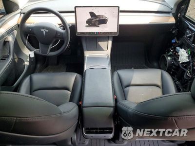 Zdjęcie 8 z 12 samochodu: 2025 TESLA MODEL Y VIN:7SAYGDEE2SF291800 - miniatura