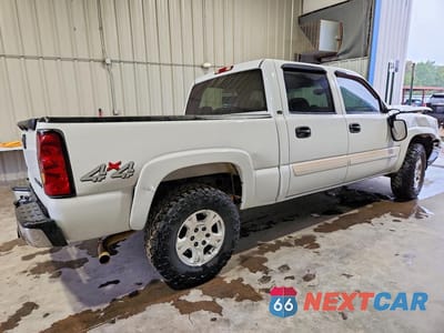 Trzecie zdjęcie samochodu z tyłu: 2006 CHEVROLET SILVERADO K1500 VIN:2GCEK13V261273189 - miniatura