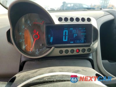 Zdjęcie 9 z 12 samochodu: 2015 CHEVROLET SONIC LT VIN:1G1JC5SH3F4200506 - miniatura