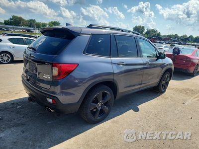 Trzecie zdjęcie samochodu z tyłu: 2020 HONDA PASSPORT ELITE VIN:5FNYF8H00LB001711 - miniatura
