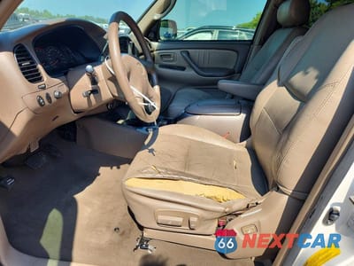 Zdjęcie 7 z 12 samochodu: 2002 TOYOTA SEQUOIA LIMITED VIN:5TDBT48A92S087031 - miniatura