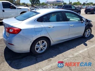 Trzecie zdjęcie samochodu z tyłu: 2018 CHEVROLET CRUZE LT VIN:1G1BE5SM1J7120933 - miniatura