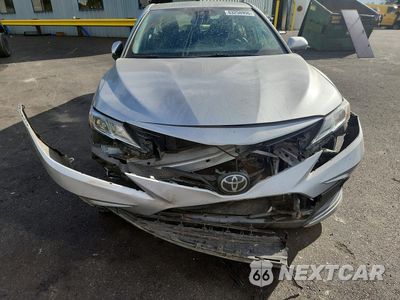 Piąte zdjęcie samochodu w środku: 2022 TOYOTA CAMRY LE VIN:4T1C11AK7NU629539 - miniatura