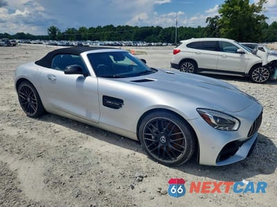 Czwarte zdjęcie samochodu z boku: 2019 MERCEDES-BENZ AMG GT VIN:WDDYK7HAXKA023050 - miniatura