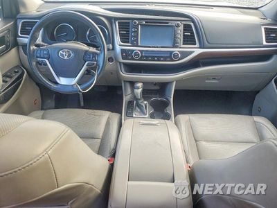 Zdjęcie 8 z 13 samochodu: 2016 TOYOTA HIGHLANDER LIMITED PLATINUM VIN:5TDYKRFH4GS147864 - miniatura