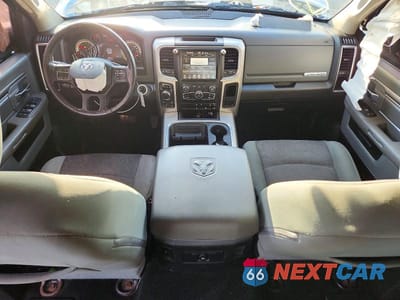 Zdjęcie 8 z 13 samochodu: 2017 RAM 1500 SLT VIN:3C6RR7LT4HG593498 - miniatura