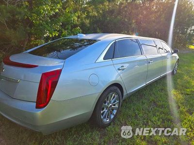 Czwarte zdjęcie samochodu z boku: 2017 CADILLAC XTS LIMOUSINE VIN:2GEXG6U30H9550146 - miniatura