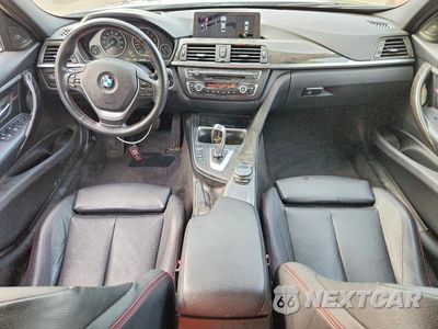 Zdjęcie 8 z 12 samochodu: 2014 BMW 335 XI VIN:WBA3B9C5XEP458577 - miniatura