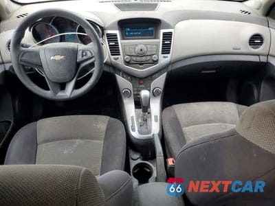 Zdjęcie 8 z 12 samochodu: 2013 CHEVROLET CRUZE LS VIN:1G1PA5SH6D7301034 - miniatura