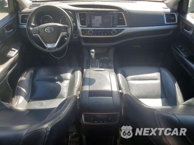 Zdjęcie 8 z 14 samochodu: 2015 TOYOTA HIGHLANDER XLE VIN:5TDJKRFH8FS191852 - miniatura