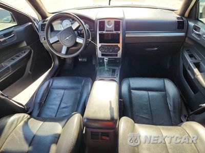 Zdjęcie 8 z 12 samochodu: 2010 CHRYSLER 300 TOURING VIN:2C3CA5CV3AH325984 - miniatura