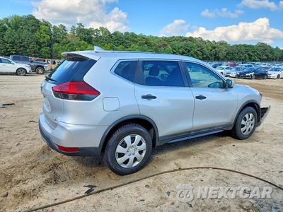 Trzecie zdjęcie samochodu z tyłu: 2017 NISSAN ROGUE S VIN:5N1AT2MV5HC822313 - miniatura