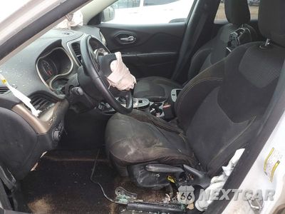Zdjęcie 7 z 13 samochodu: 2017 JEEP CHEROKEE LATITUDE VIN:1C4PJMCS4HW531162 - miniatura