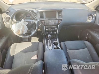 Zdjęcie 8 z 12 samochodu: 2017 NISSAN PATHFINDER SV VIN:5N1DR2MMXHC902287 - miniatura
