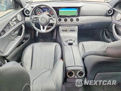 Zdjęcie 8 z 12 samochodu: 2019 MERCEDES-BENZ E 300 4MATIC VIN:WDDZF4KB9KA582002 - miniatura