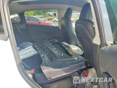 Zdjęcie 10 z 12 samochodu: 2023 TESLA MODEL Y VIN:7SAYGDEE6PA081804 - miniatura