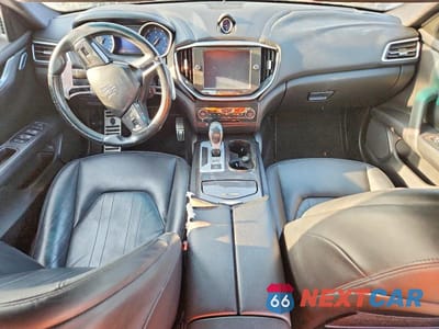 Zdjęcie 8 z 12 samochodu: 2016 MASERATI GHIBLI VIN:ZAM57XSA3G1173785 - miniatura
