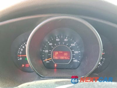 Zdjęcie 9 z 13 samochodu: 2015 KIA SOUL + VIN:KNDJP3A54F7137809 - miniatura