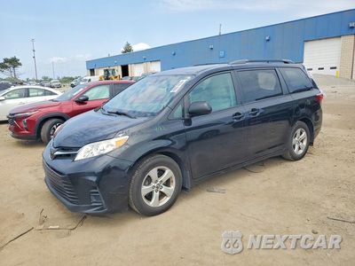 2018 TOYOTA SIENNA LE 5TDKZ3DC3JS911023 - główne zdjęcie licytacji z USA - miniatura