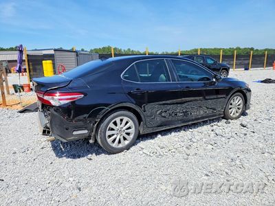 Trzecie zdjęcie samochodu z tyłu: 2020 TOYOTA CAMRY LE VIN:4T1C11AK2LU971381 - miniatura