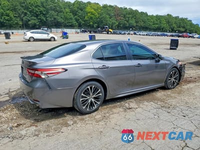 Trzecie zdjęcie samochodu z tyłu: 2018 TOYOTA CAMRY SE VIN:4T1B11HK7JU138187 - miniatura