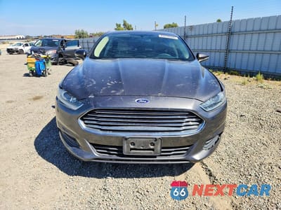 Piąte zdjęcie samochodu w środku: 2016 FORD FUSION SE VIN:3FA6P0H70GR247560 - miniatura
