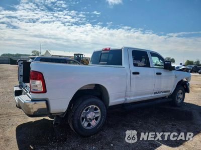 Trzecie zdjęcie samochodu z tyłu: 2023 RAM 2500 TRADESMAN VIN:3C6UR5CL5PG538703 - miniatura