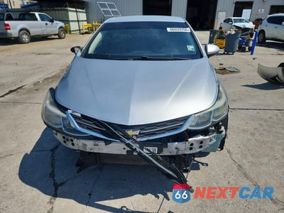 Piąte zdjęcie samochodu w środku: 2018 CHEVROLET CRUZE LS VIN:1G1BC5SM0J7189103 - miniatura
