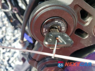 Zdjęcie 8 z 10 samochodu: 2020 YAMAHA YZFR1 VIN:JYARN66E1LA000503 - miniatura