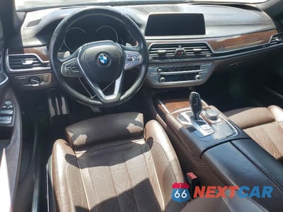 Zdjęcie 8 z 12 samochodu: 2016 BMW 740 I VIN:WBA7E2C57GG547414 - miniatura