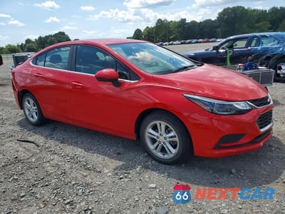 Czwarte zdjęcie samochodu z boku: 2017 CHEVROLET CRUZE LT VIN:1G1BE5SM2H7189477 - miniatura