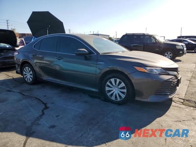 Czwarte zdjęcie samochodu z boku: 2019 TOYOTA CAMRY LE VIN:4T1B31HK4KU511911 - miniatura