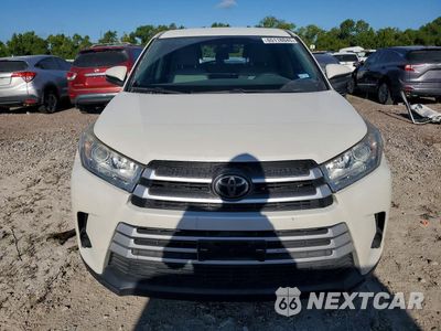 Piąte zdjęcie samochodu w środku: 2019 TOYOTA HIGHLANDER LE VIN:5TDZARFH9KS061367 - miniatura