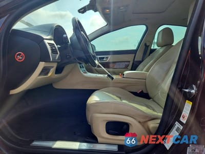 Zdjęcie 7 z 12 samochodu: 2015 JAGUAR XF 2.0T PREMIUM VIN:SAJWA0FS0FPU46036 - miniatura