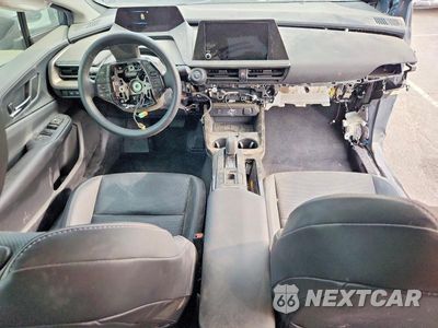 Zdjęcie 8 z 12 samochodu: 2024 TOYOTA PRIUS XLE VIN:JTDADABU9R3009645 - miniatura