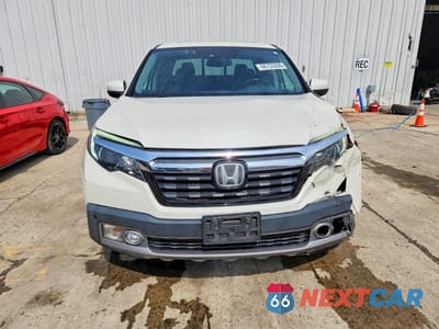 Piąte zdjęcie samochodu w środku: 2019 HONDA RIDGELINE RTL VIN:5FPYK3F76KB029596 - miniatura