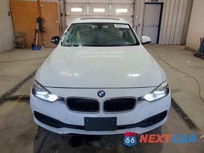 Piąte zdjęcie samochodu w środku: 2017 BMW 320 XI VIN:WBA8E5G35HNU45556 - miniatura