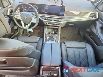 Zdjęcie 8 z 14 samochodu: 2025 BMW X7 XDRIVE40I VIN:5UX23EM06S9Y17123 - miniatura