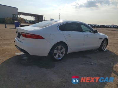 Trzecie zdjęcie samochodu z tyłu: 2018 JAGU JAGUAR XF 2WD 4C 4D SEDAN 25T VIN:SAJBR4FX7JCY70596 - miniatura