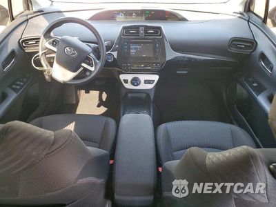 Zdjęcie 8 z 12 samochodu: 2017 TOYOTA PRIUS TWO VIN:JTDKBRFU5H3027559 - miniatura