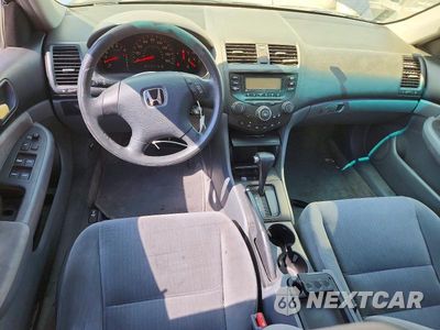 Zdjęcie 8 z 12 samochodu: 2005 HONDA ACCORD LX VIN:1HGCM564X5A046771 - miniatura