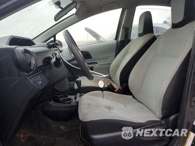 Zdjęcie 7 z 12 samochodu: 2012 TOYOTA PRIUS C ONE VIN:JTDKDTB39C1008862 - miniatura
