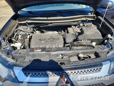 Zdjęcie 11 z 13 samochodu: 2020 MITSUBISHI OUTLANDER ES VIN:JA4AD2A37DZ045900 - miniatura