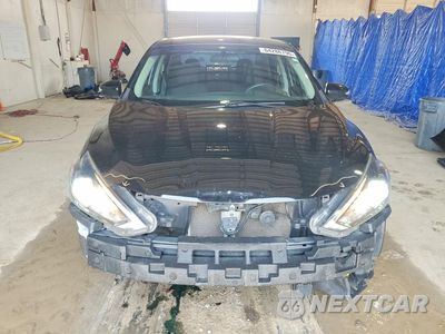 Piąte zdjęcie samochodu w środku: 2018 NISSAN SENTRA SR VIN:3N1AB7APXJY340110 - miniatura
