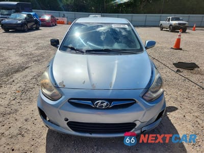 Piąte zdjęcie samochodu w środku: 2012 HYUNDAI ACCENT SE VIN:KMHCU5AE1CU020582 - miniatura