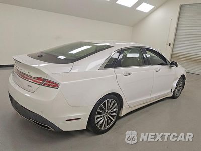 Trzecie zdjęcie samochodu z tyłu: 2020 LINCOLN MKZ VIN:3LN6L5A93LR619395 - miniatura